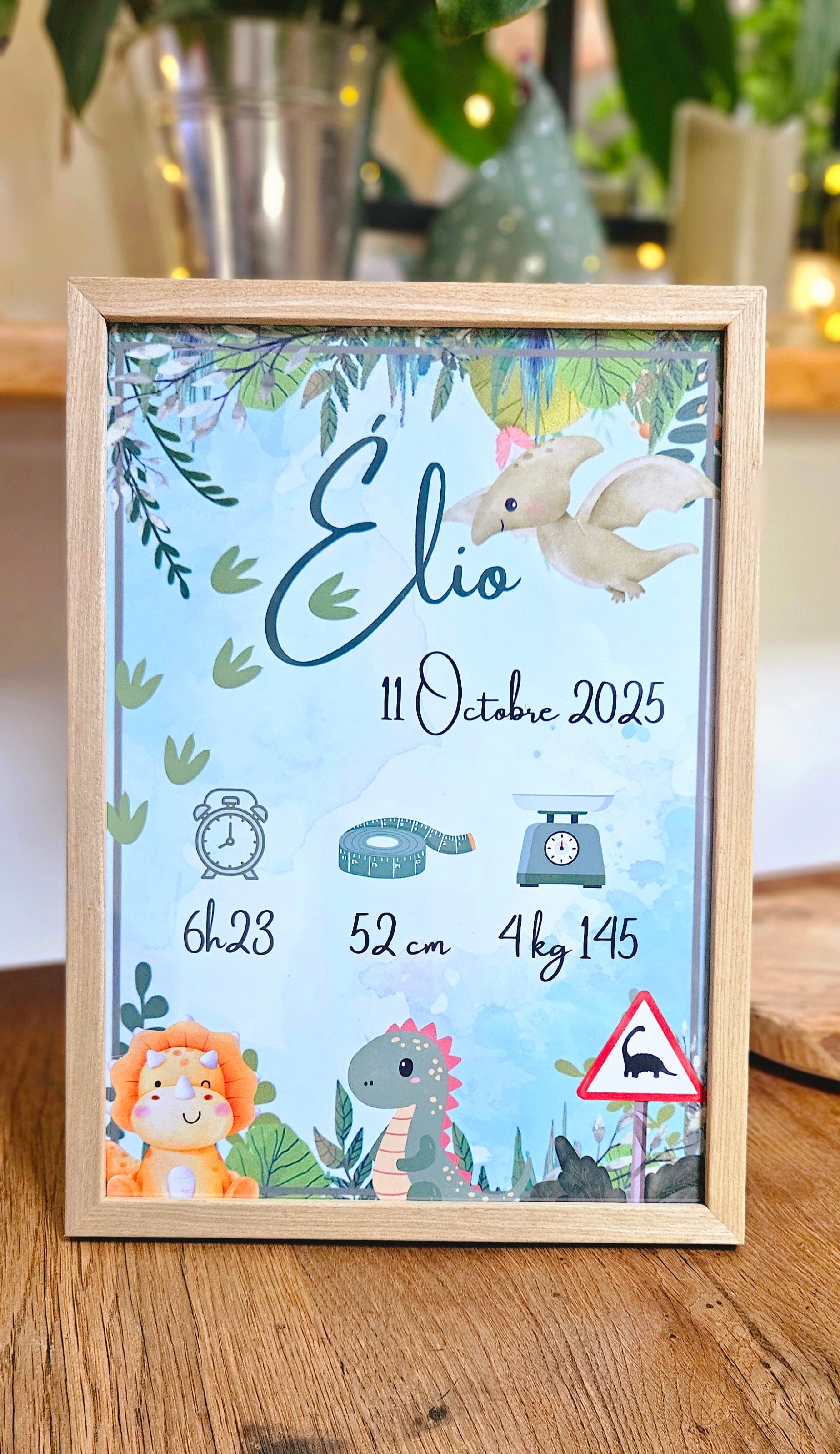 ✨ Cadre Naissance Personnalisé – Modèle Dinosaures (24×32 cm) ✨